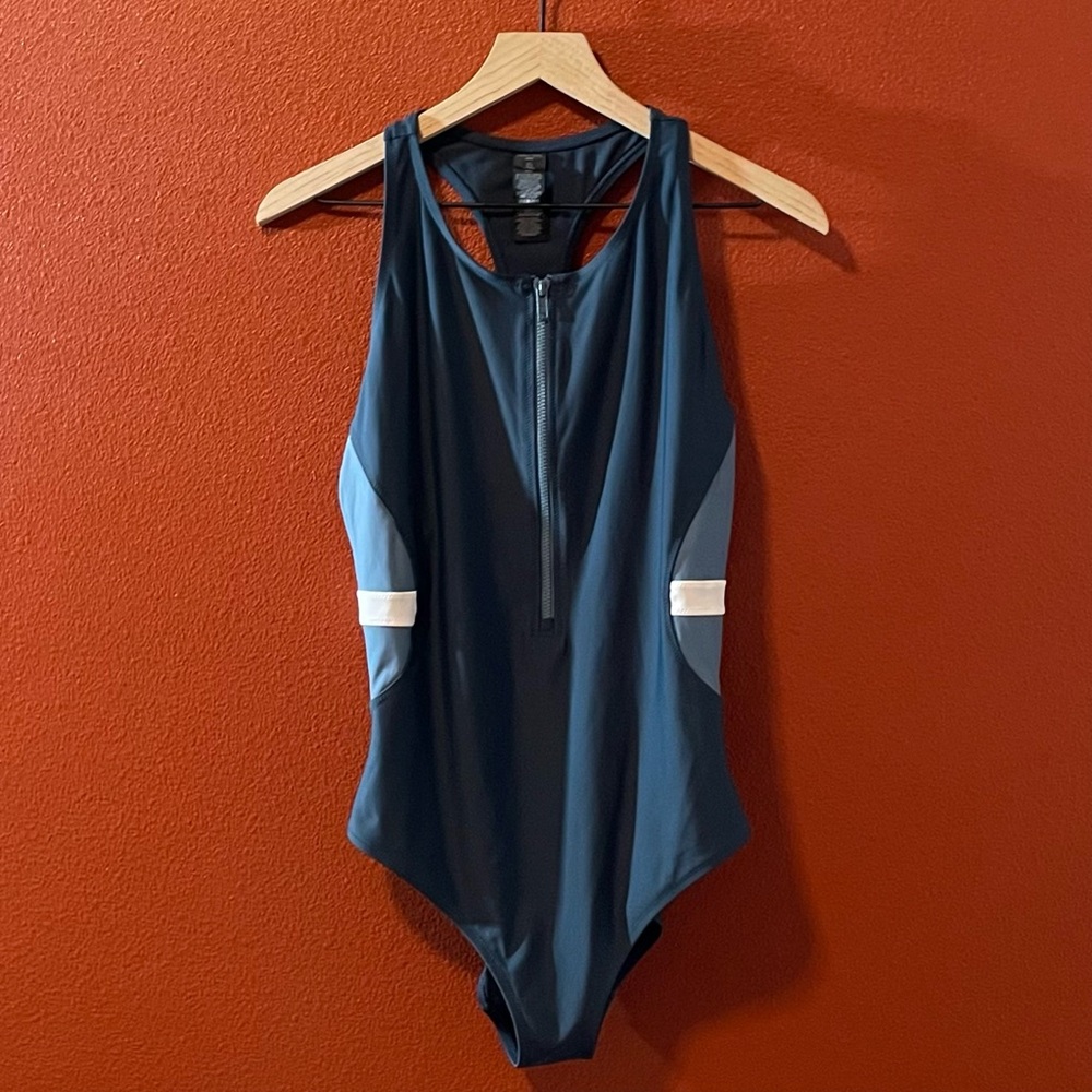 Sweaty Betty Women’s Wave Zip Front Blue & White Colorblock One‎ Piece Swimsuit